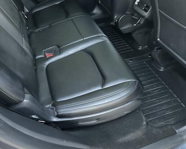 Серый Тесла Model Y, объемом двигателя 0 л и пробегом 65 тыс. км за 26300 $, фото 23 на Automoto.ua
