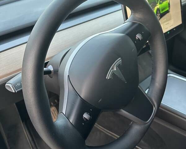 Серый Тесла Model Y, объемом двигателя 0 л и пробегом 65 тыс. км за 26300 $, фото 13 на Automoto.ua