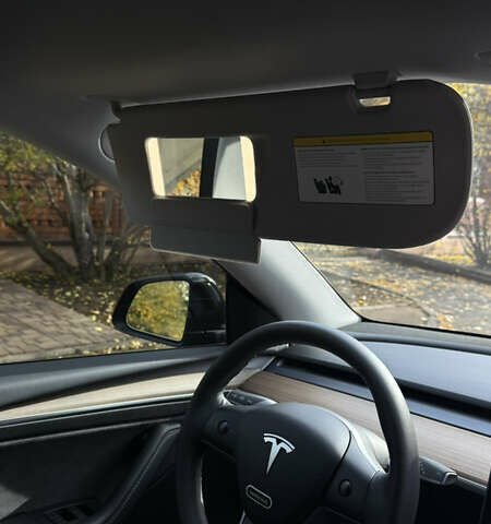 Серый Тесла Model Y, объемом двигателя 0 л и пробегом 25 тыс. км за 30500 $, фото 17 на Automoto.ua