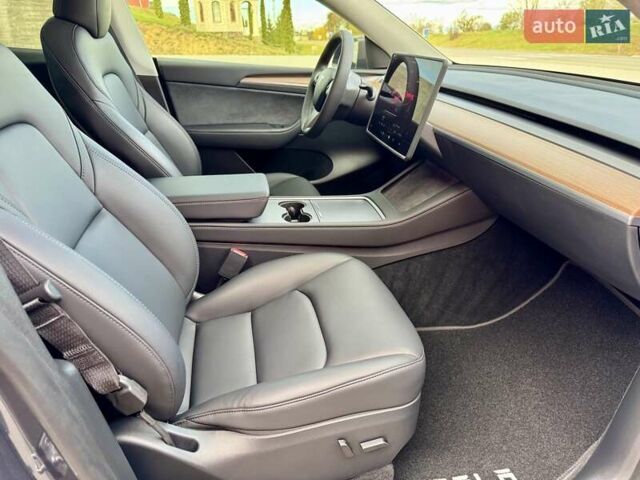 Серый Тесла Model Y, объемом двигателя 0 л и пробегом 15 тыс. км за 32000 $, фото 27 на Automoto.ua