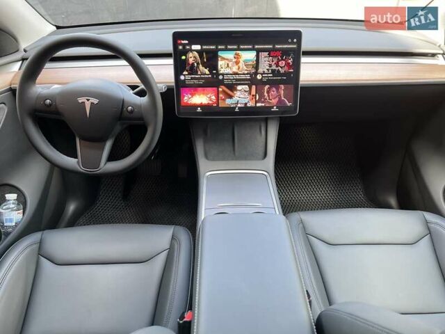 Серый Тесла Model Y, объемом двигателя 0 л и пробегом 11 тыс. км за 48500 $, фото 20 на Automoto.ua