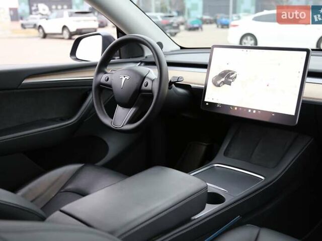 Серый Тесла Model Y, объемом двигателя 0 л и пробегом 50 тыс. км за 33900 $, фото 13 на Automoto.ua