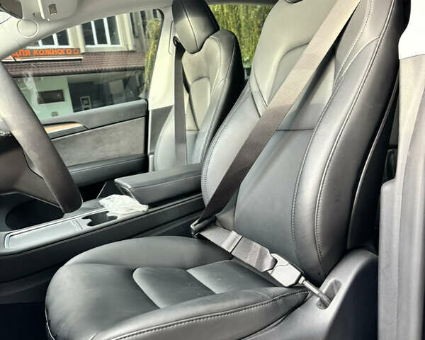Серый Тесла Model Y, объемом двигателя 0 л и пробегом 30 тыс. км за 23500 $, фото 5 на Automoto.ua