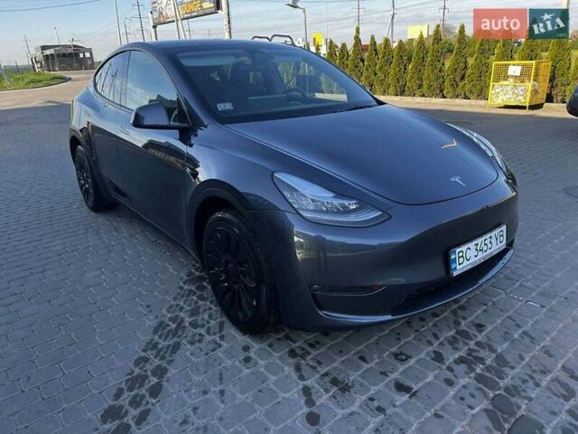 Серый Тесла Model Y, объемом двигателя 0 л и пробегом 2 тыс. км за 32500 $, фото 3 на Automoto.ua