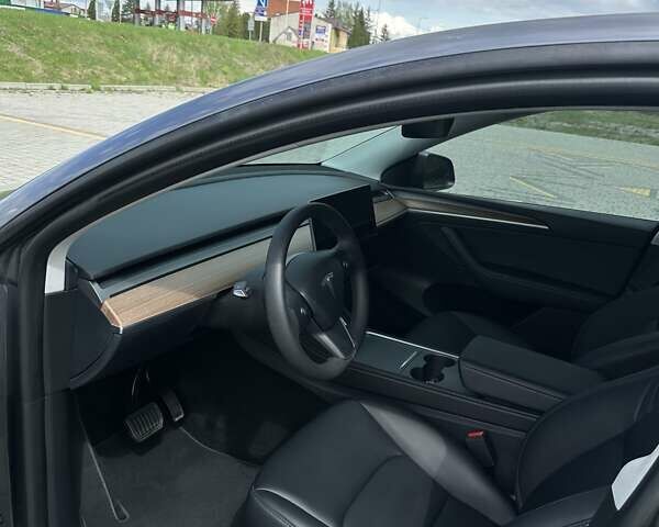Серый Тесла Model Y, объемом двигателя 0 л и пробегом 9 тыс. км за 28950 $, фото 17 на Automoto.ua