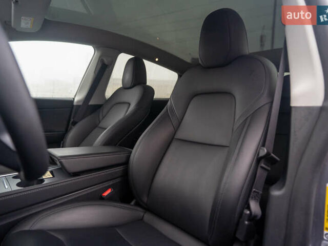 Серый Тесла Model Y, объемом двигателя 0 л и пробегом 61 тыс. км за 32500 $, фото 16 на Automoto.ua