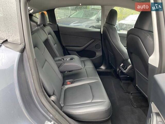 Серый Тесла Model Y, объемом двигателя 0 л и пробегом 30 тыс. км за 31700 $, фото 19 на Automoto.ua