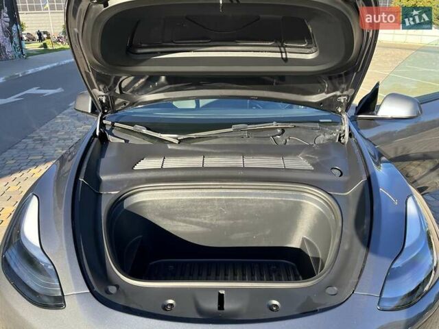 Тесла Model Y 2023 у Луцьку на Automoto.ua Сірий Тесла Model Y, об'ємом двигуна 0 л та пробігом 40 тис. км за 27900 $, фото 19 на Automoto.ua
