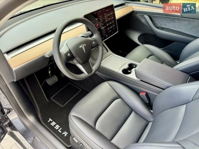 Серый Тесла Model Y, объемом двигателя 0 л и пробегом 15 тыс. км за 32000 $, фото 20 на Automoto.ua