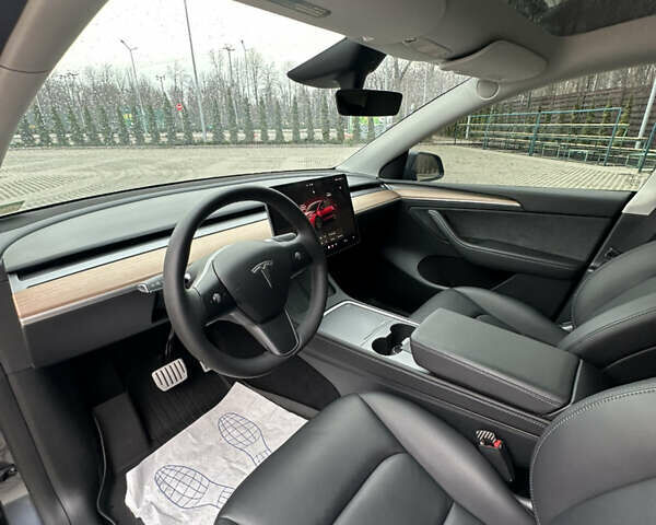 Серый Тесла Model Y, объемом двигателя 0 л и пробегом 22 тыс. км за 32000 $, фото 70 на Automoto.ua
