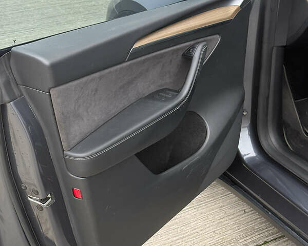 Сірий Тесла Model Y, об'ємом двигуна 0 л та пробігом 48 тис. км за 26000 $, фото 12 на Automoto.ua