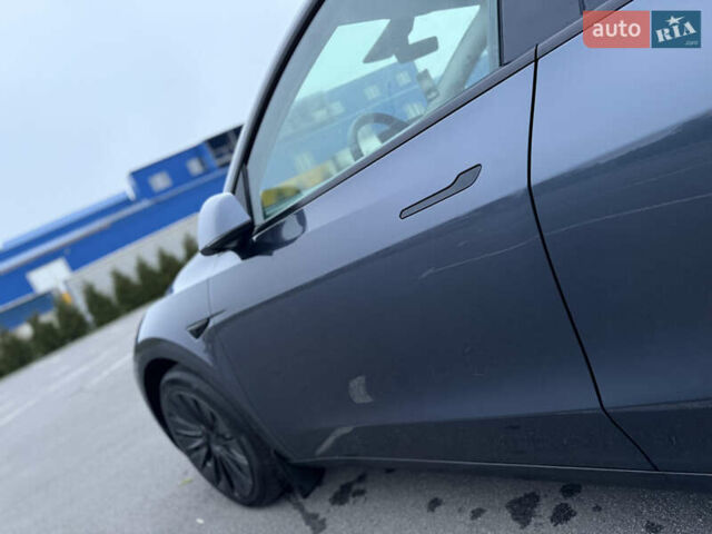 Серый Тесла Model Y, объемом двигателя 0 л и пробегом 32 тыс. км за 24900 $, фото 11 на Automoto.ua