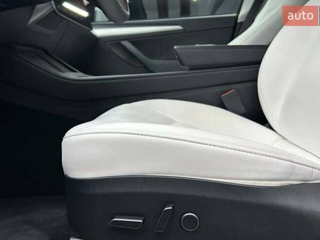 Серый Тесла Model Y, объемом двигателя 0 л и пробегом 27 тыс. км за 31000 $, фото 10 на Automoto.ua