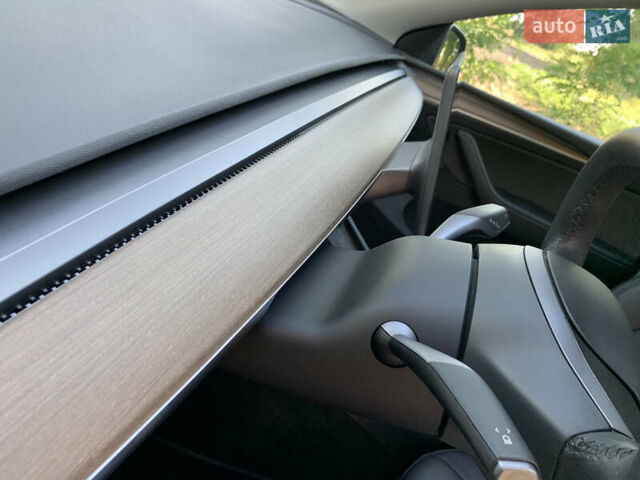 Серый Тесла Model Y, объемом двигателя 0 л и пробегом 47 тыс. км за 28028 $, фото 21 на Automoto.ua