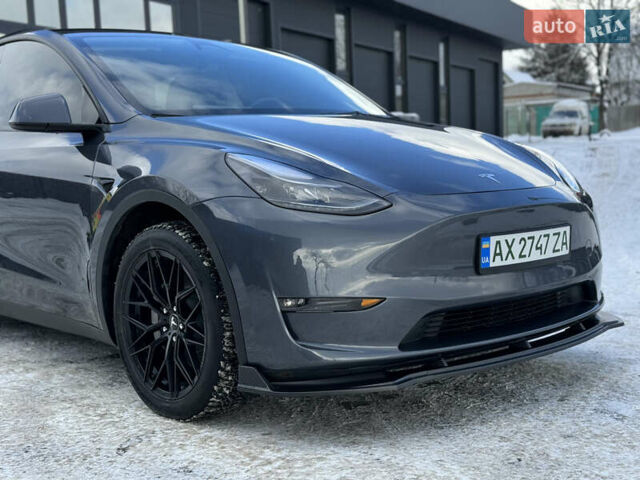 Серый Тесла Model Y, объемом двигателя 0 л и пробегом 26 тыс. км за 33500 $, фото 3 на Automoto.ua