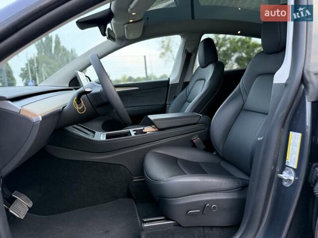 Серый Тесла Model Y, объемом двигателя 0 л и пробегом 30 тыс. км за 26500 $, фото 12 на Automoto.ua