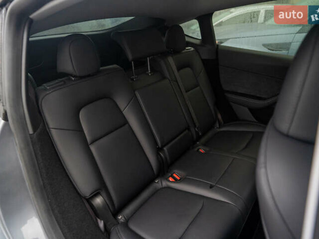 Серый Тесла Model Y, объемом двигателя 0 л и пробегом 61 тыс. км за 32500 $, фото 21 на Automoto.ua