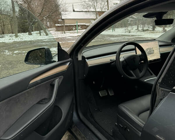 Серый Тесла Model Y, объемом двигателя 0 л и пробегом 28 тыс. км за 28200 $, фото 12 на Automoto.ua