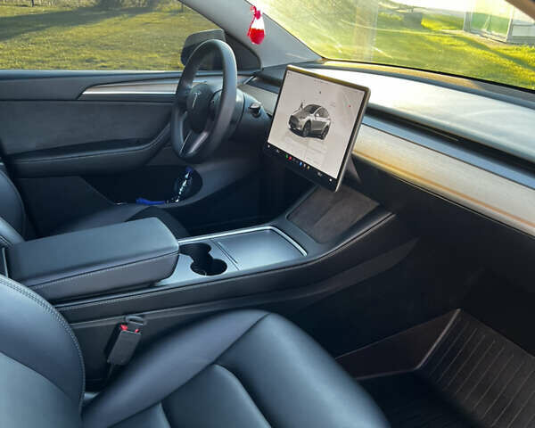 Сірий Тесла Model Y, об'ємом двигуна 0 л та пробігом 23 тис. км за 25600 $, фото 7 на Automoto.ua