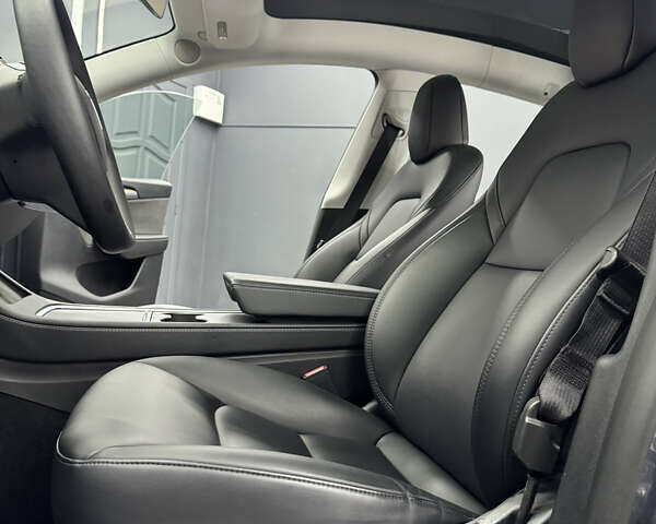 Серый Тесла Model Y, объемом двигателя 0 л и пробегом 17 тыс. км за 28000 $, фото 40 на Automoto.ua
