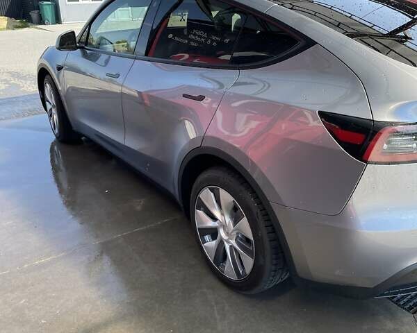 Серый Тесла Model Y, объемом двигателя 0 л и пробегом 40 тыс. км за 38000 $, фото 4 на Automoto.ua