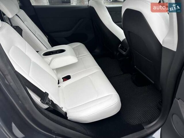 Серый Тесла Model Y, объемом двигателя 0 л и пробегом 24 тыс. км за 28399 $, фото 25 на Automoto.ua
