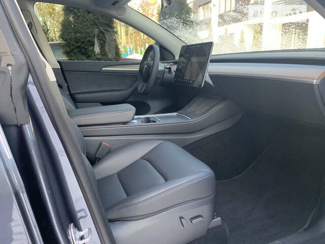 Серый Тесла Model Y, объемом двигателя 0 л и пробегом 24 тыс. км за 35000 $, фото 13 на Automoto.ua