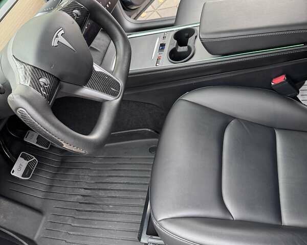 Тесла Model Y 2023 в Ровно на Automoto.ua Серый Тесла Model Y, объемом двигателя 0 л и пробегом 30 тыс. км за 30000 $, фото 41 на Automoto.ua