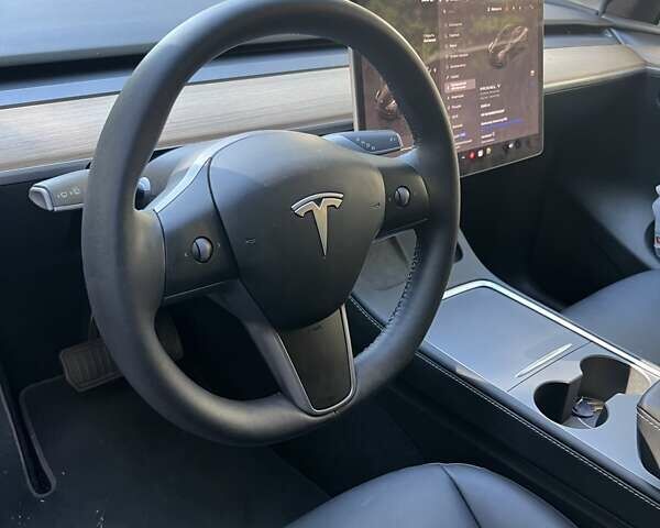 Серый Тесла Model Y, объемом двигателя 0 л и пробегом 17 тыс. км за 33900 $, фото 21 на Automoto.ua