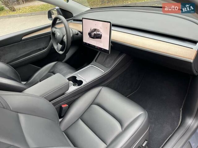 Серый Тесла Model Y, объемом двигателя 0 л и пробегом 60 тыс. км за 29000 $, фото 5 на Automoto.ua