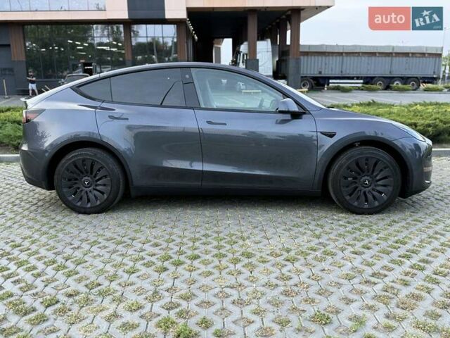 Серый Тесла Model Y, объемом двигателя 0 л и пробегом 30 тыс. км за 26500 $, фото 3 на Automoto.ua