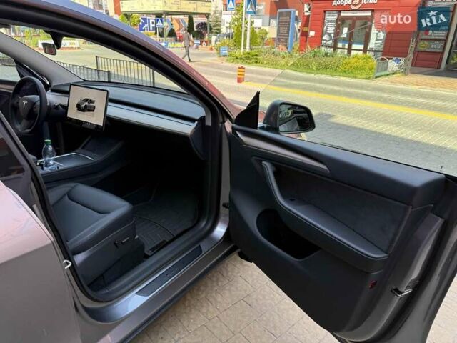 Серый Тесла Model Y, объемом двигателя 0 л и пробегом 20 тыс. км за 42900 $, фото 46 на Automoto.ua