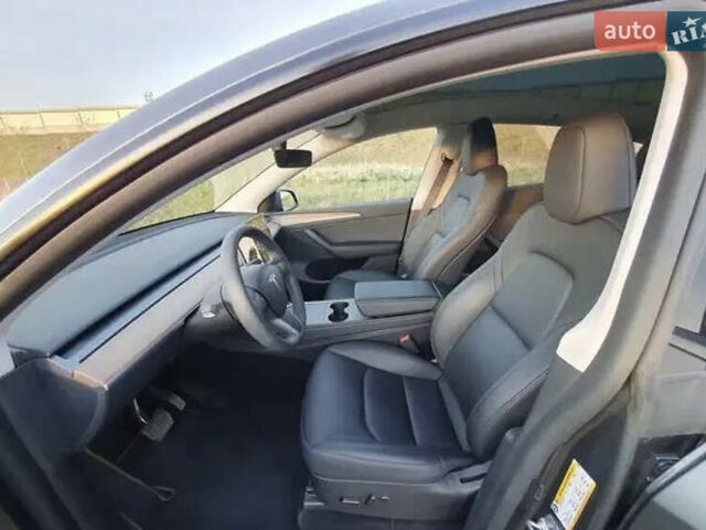 Серый Тесла Model Y, объемом двигателя 0 л и пробегом 39 тыс. км за 31000 $, фото 8 на Automoto.ua