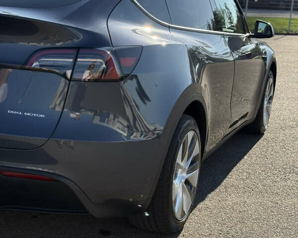 Серый Тесла Model Y, объемом двигателя 0 л и пробегом 46 тыс. км за 28300 $, фото 11 на Automoto.ua
