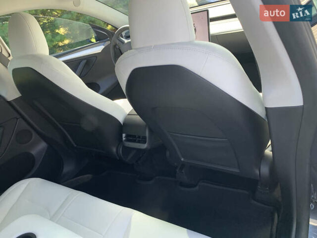 Сірий Тесла Model Y, об'ємом двигуна 0 л та пробігом 31 тис. км за 24800 $, фото 43 на Automoto.ua