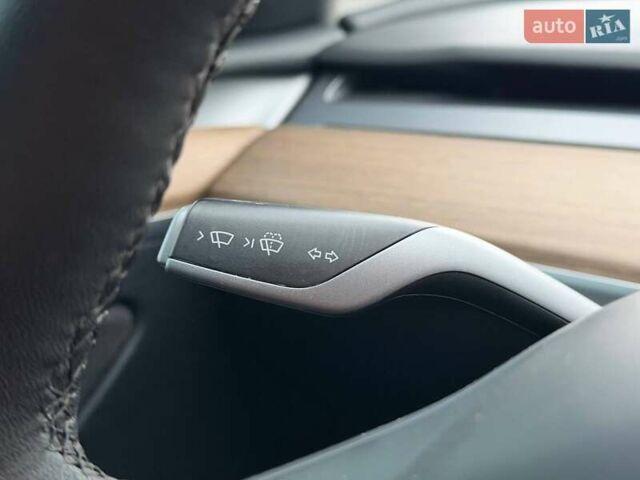 Сірий Тесла Model Y, об'ємом двигуна 0 л та пробігом 70 тис. км за 31500 $, фото 49 на Automoto.ua