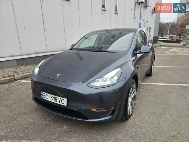 Серый Тесла Model Y, объемом двигателя 0 л и пробегом 23 тыс. км за 27000 $, фото 3 на Automoto.ua