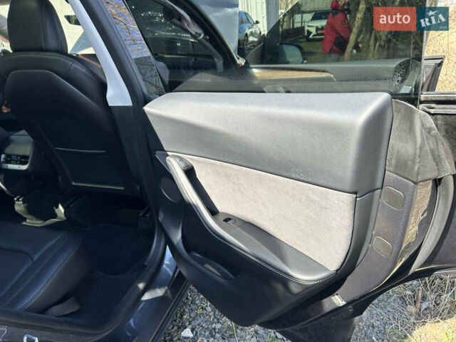 Серый Тесла Model Y, объемом двигателя 0 л и пробегом 48 тыс. км за 16900 $, фото 16 на Automoto.ua
