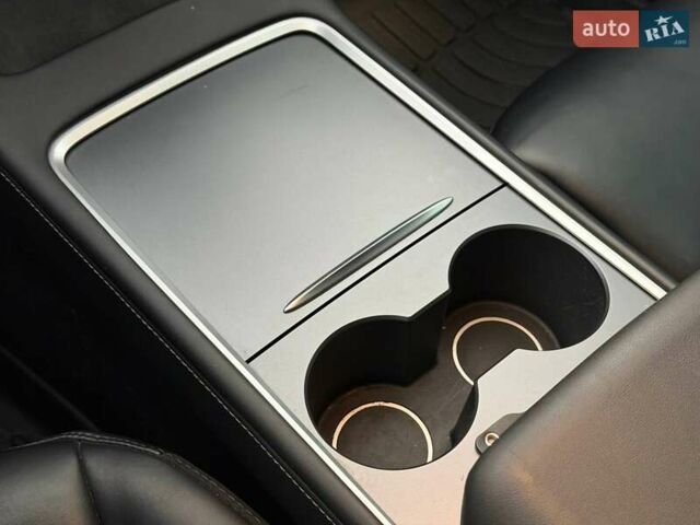 Сірий Тесла Model Y, об'ємом двигуна 0 л та пробігом 70 тис. км за 31500 $, фото 58 на Automoto.ua