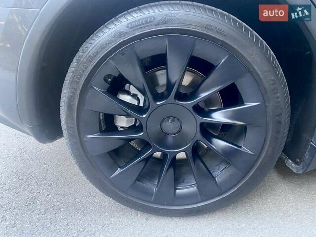 Серый Тесла Model Y, объемом двигателя 0 л и пробегом 47 тыс. км за 35600 $, фото 2 на Automoto.ua