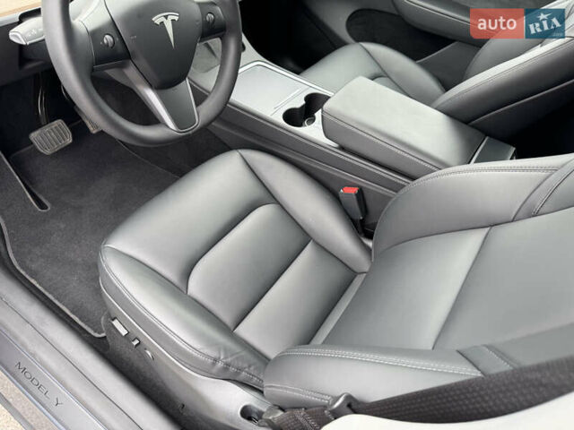 Серый Тесла Model Y, объемом двигателя 0 л и пробегом 10 тыс. км за 27900 $, фото 34 на Automoto.ua