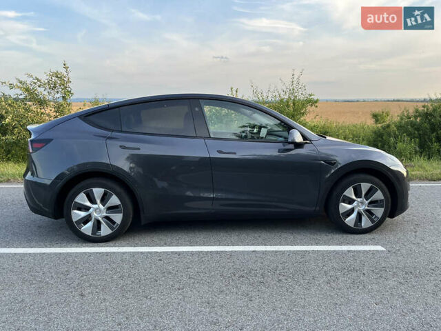 Серый Тесла Model Y, объемом двигателя 0 л и пробегом 27 тыс. км за 28900 $, фото 10 на Automoto.ua
