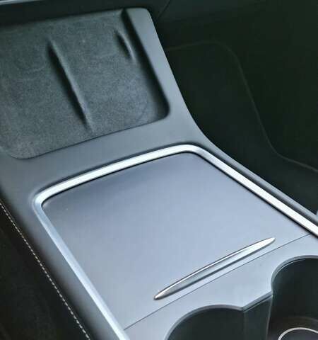 Сірий Тесла Model Y, об'ємом двигуна 0 л та пробігом 29 тис. км за 33999 $, фото 26 на Automoto.ua