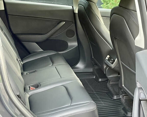 Сірий Тесла Model Y, об'ємом двигуна 0 л та пробігом 21 тис. км за 24700 $, фото 28 на Automoto.ua