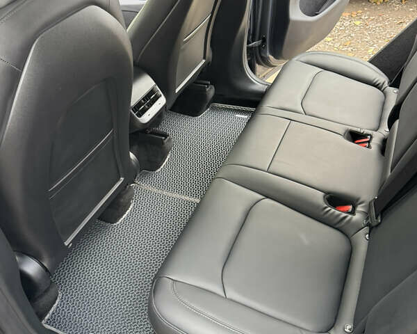 Серый Тесла Model Y, объемом двигателя 0 л и пробегом 18 тыс. км за 33500 $, фото 9 на Automoto.ua