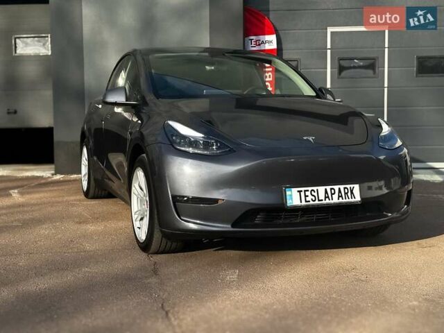 Сірий Тесла Model Y, об'ємом двигуна 0 л та пробігом 27 тис. км за 28999 $, фото 9 на Automoto.ua