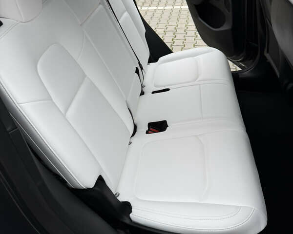 Серый Тесла Model Y, объемом двигателя 0 л и пробегом 64 тыс. км за 27300 $, фото 23 на Automoto.ua