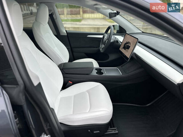 Сірий Тесла Model Y, об'ємом двигуна 0 л та пробігом 26 тис. км за 25999 $, фото 50 на Automoto.ua