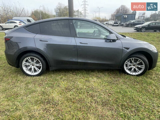 Серый Тесла Model Y, объемом двигателя 0 л и пробегом 41 тыс. км за 27300 $, фото 6 на Automoto.ua