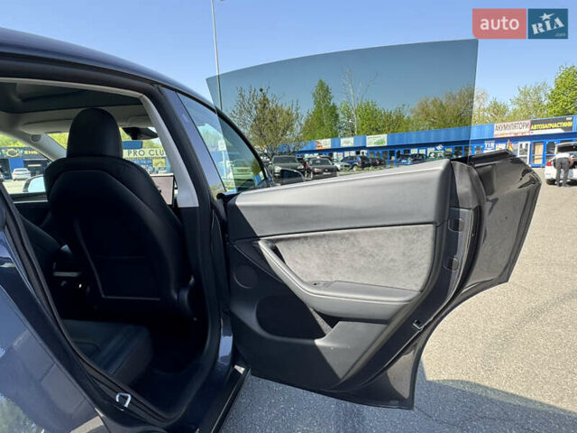 Серый Тесла Model Y, объемом двигателя 0 л и пробегом 28 тыс. км за 29000 $, фото 42 на Automoto.ua
